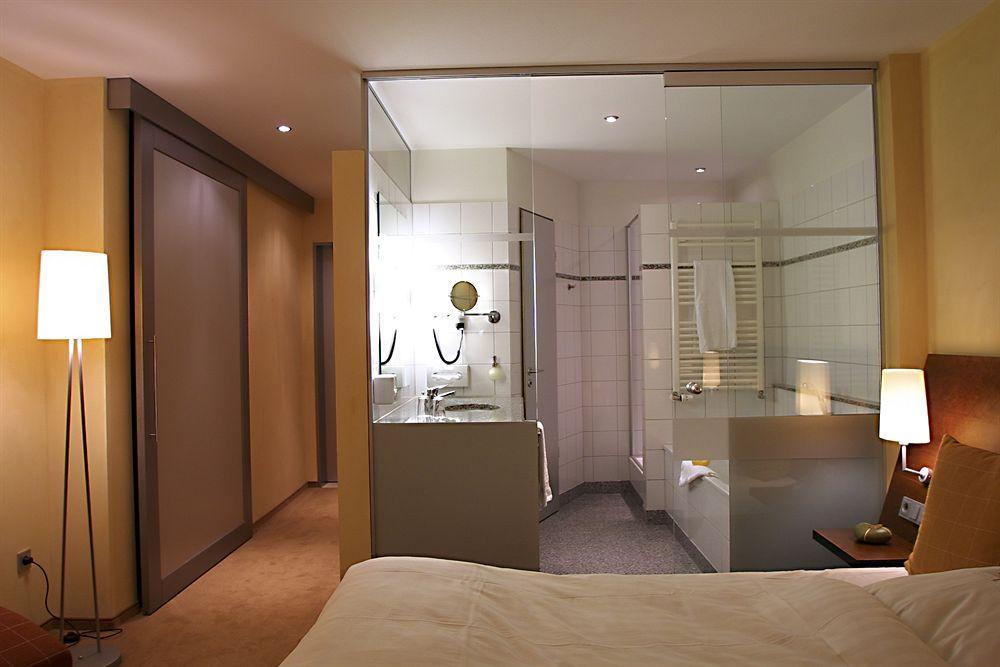 Wellings Romantik Hotel Zur Linde Мёрс Экстерьер фото