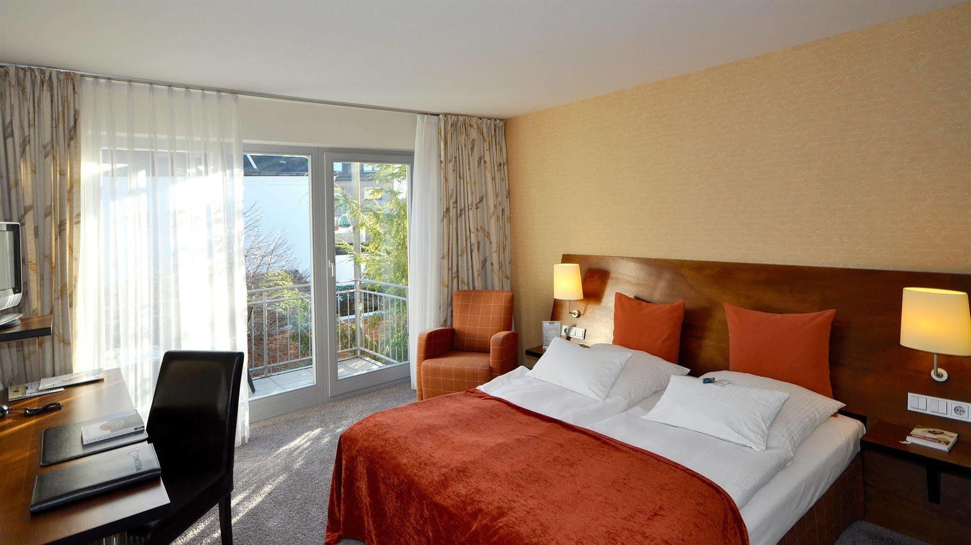 Wellings Romantik Hotel Zur Linde Мёрс Экстерьер фото