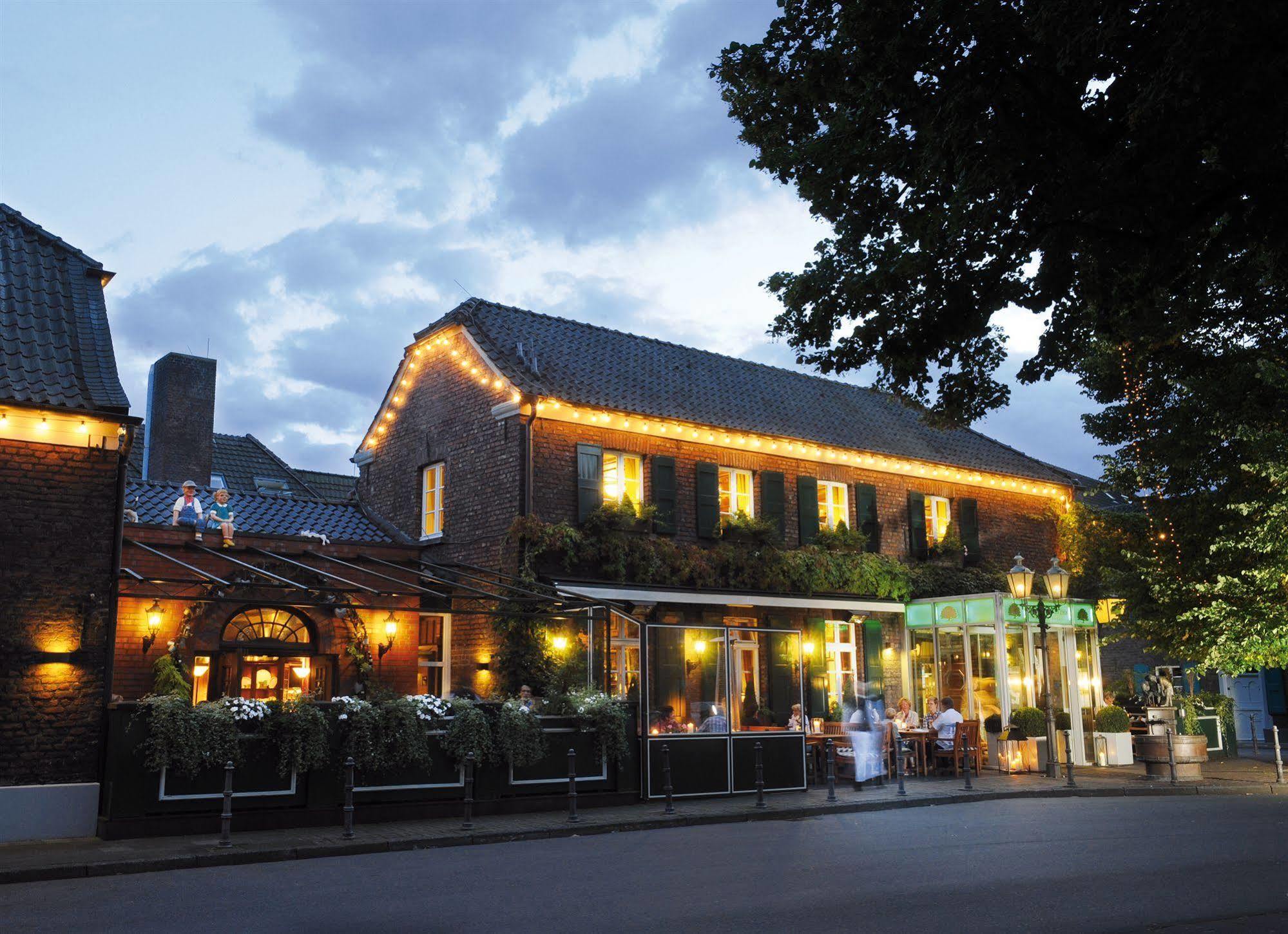 Wellings Romantik Hotel Zur Linde Мёрс Экстерьер фото