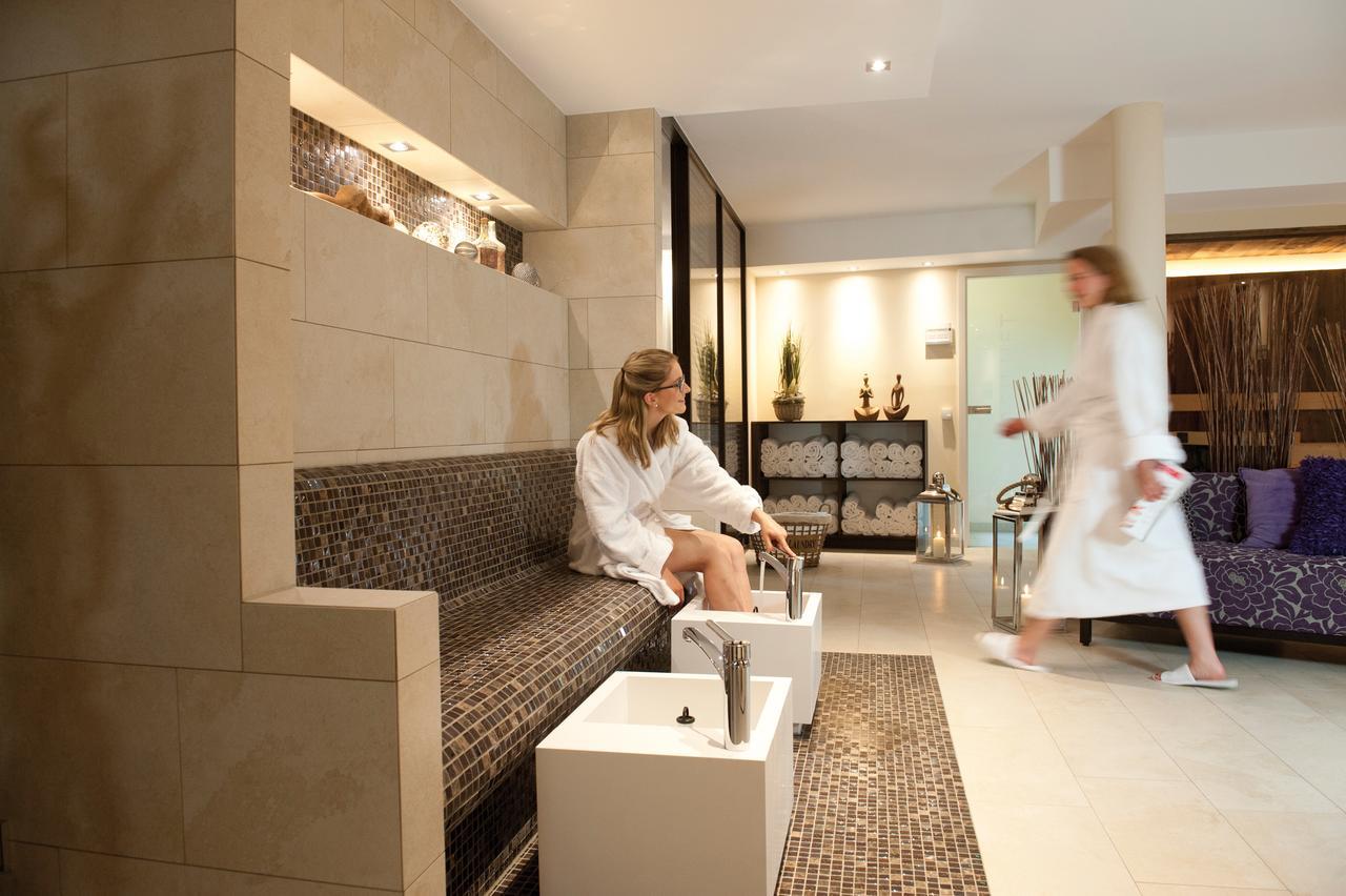 Wellings Romantik Hotel Zur Linde Мёрс Экстерьер фото