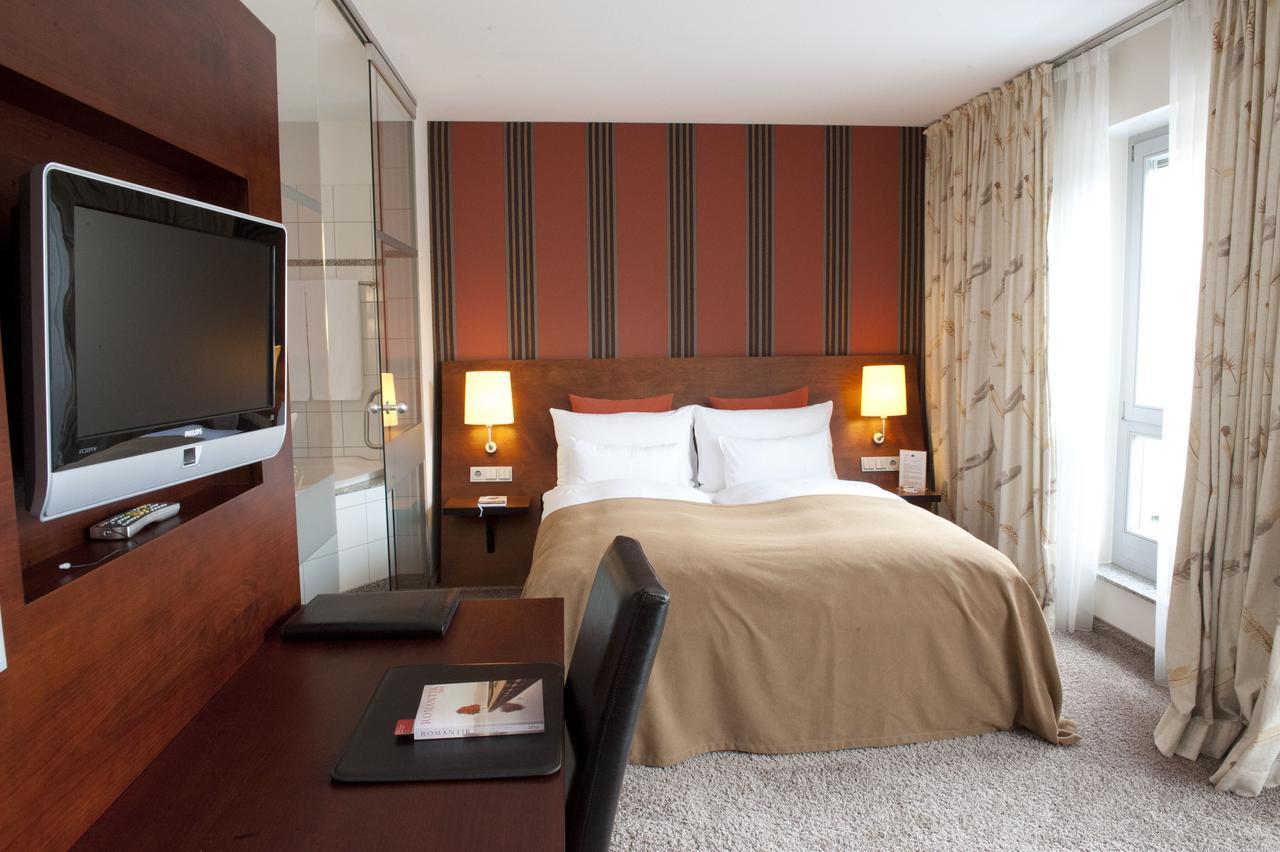 Wellings Romantik Hotel Zur Linde Мёрс Экстерьер фото