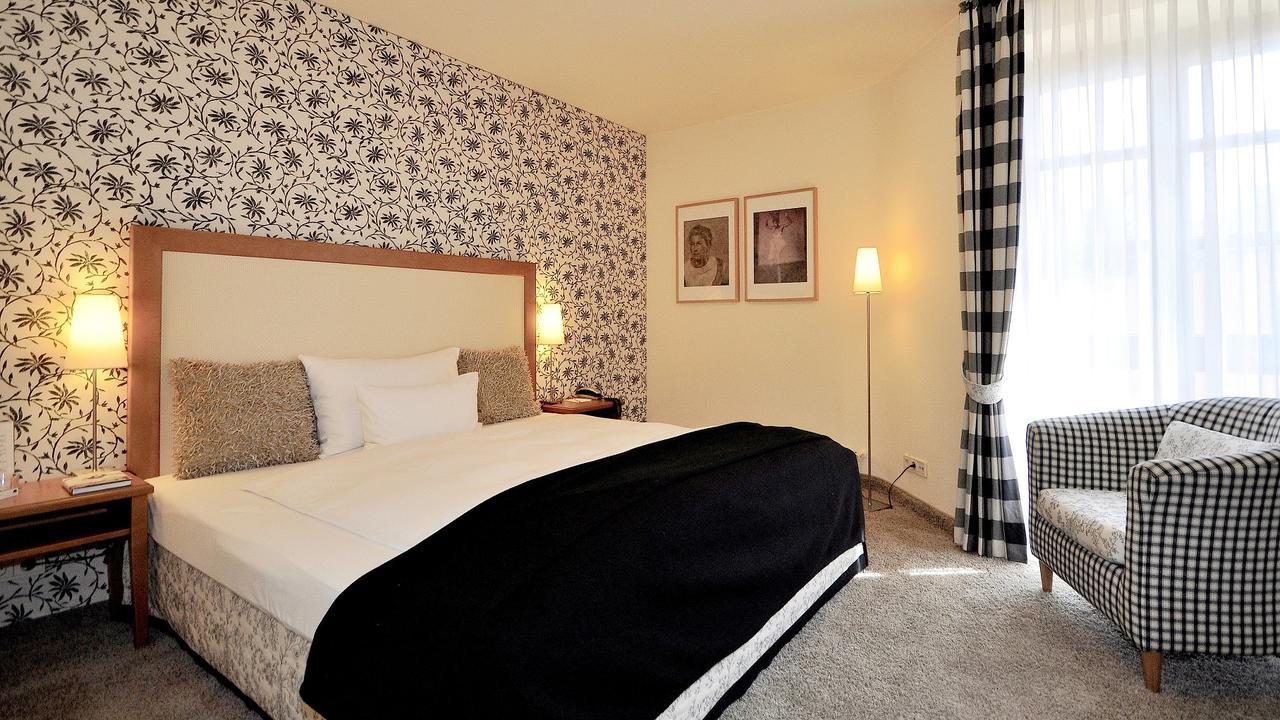 Wellings Romantik Hotel Zur Linde Мёрс Экстерьер фото